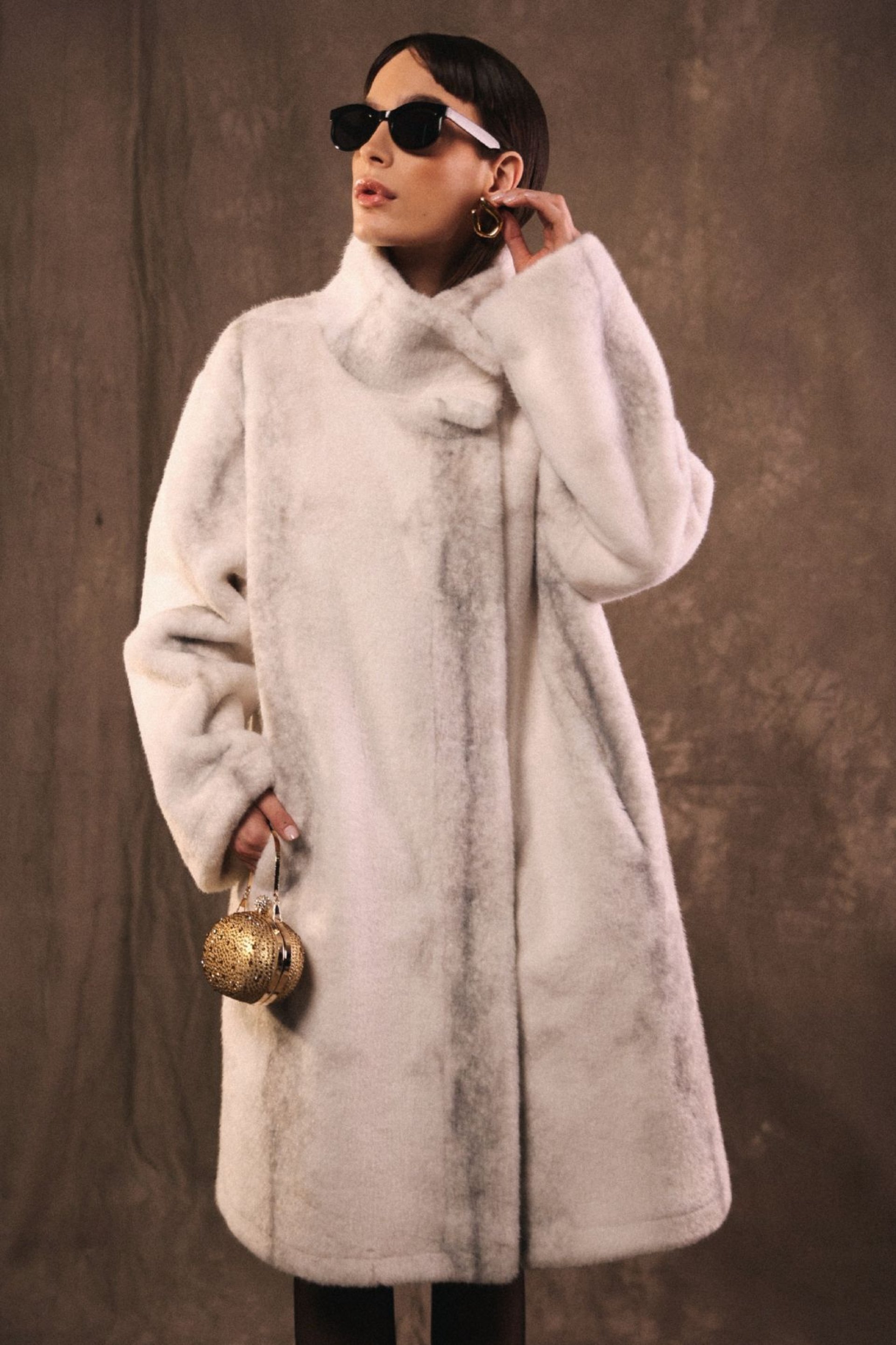 BELA BUNDA OD VEŠTAČKOG KRZNA – PS Fashion, BELA BUNDA OD VEŠTAČKOG KRZNA