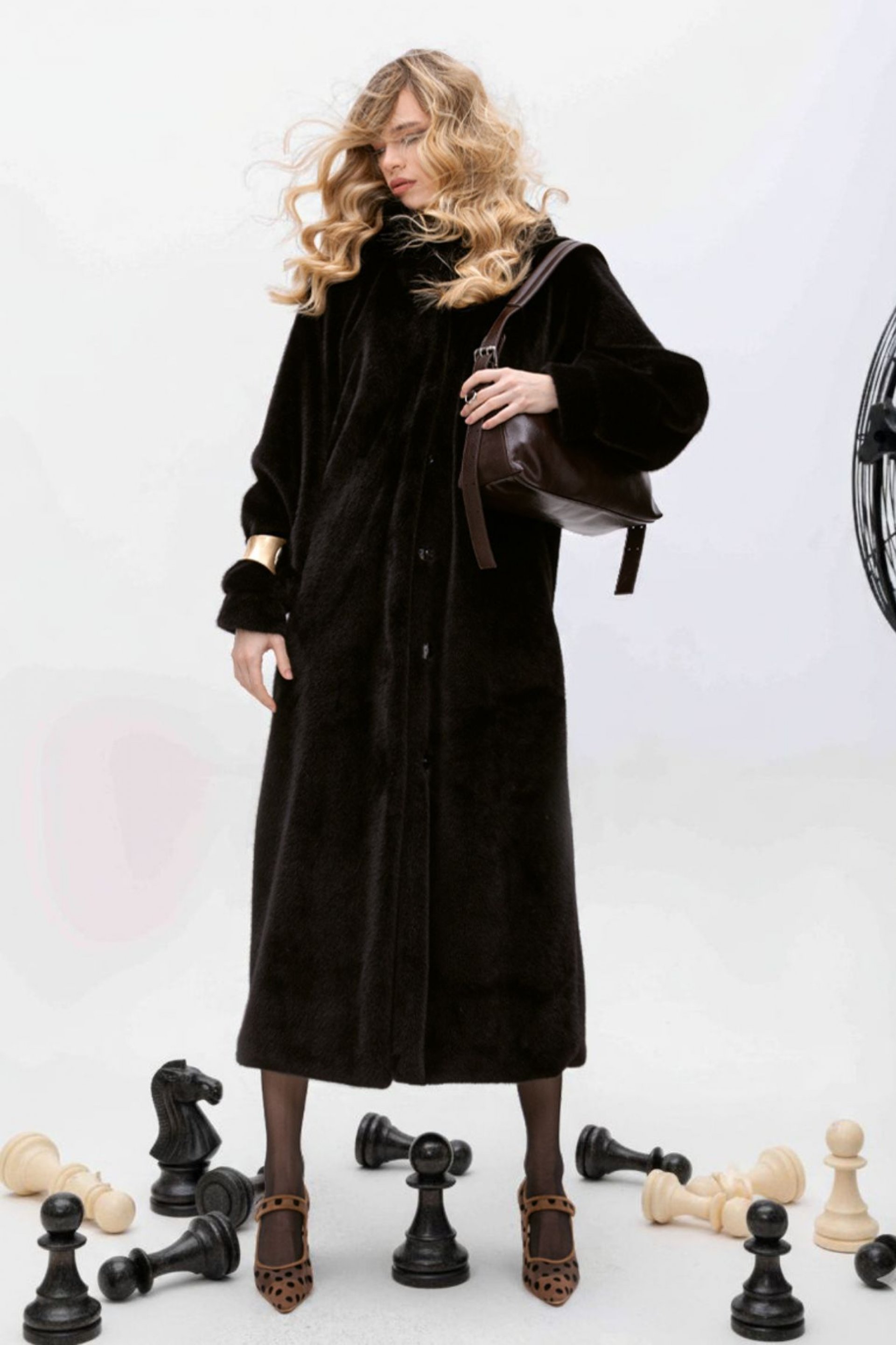 DUGA CRNA BUNDA OD VEŠTAČKOG KRZNA – PS Fashion, DUGA CRNA BUNDA OD VEŠTAČKOG KRZNA