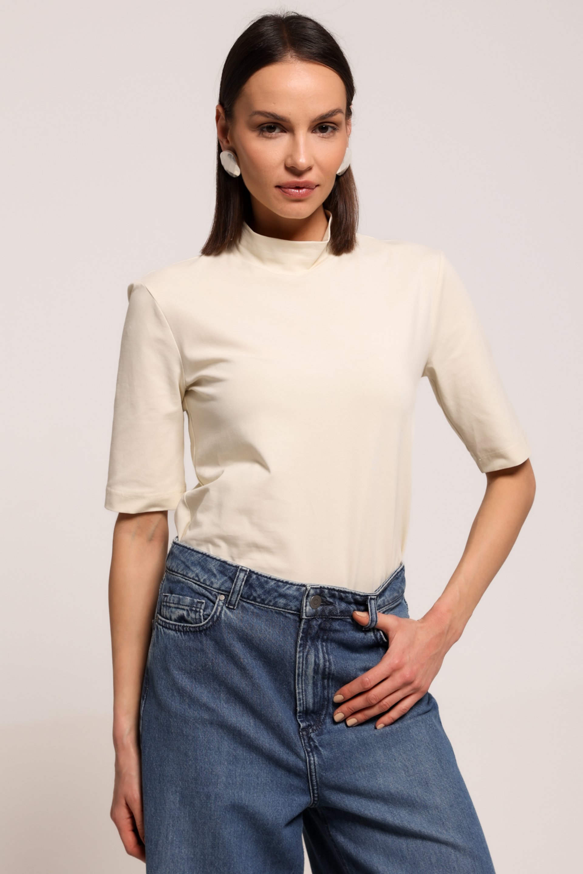 BELA ROLKA SA KRATKIM RUKAVIMA – PS Fashion, BELA ROLKA SA KRATKIM RUKAVIMA