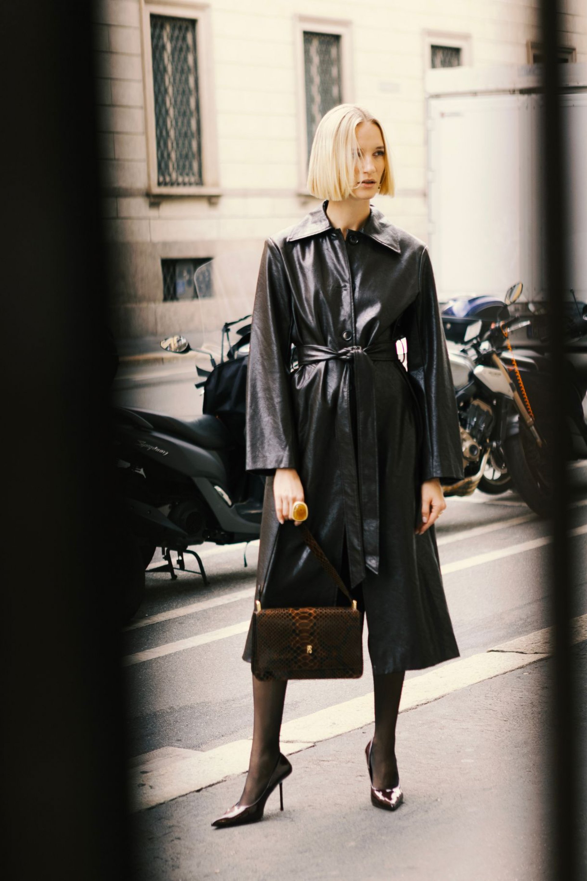 MANTIL OD VEŠTAČKE KOŽE – PS Fashion, MANTIL OD VEŠTAČKE KOŽE