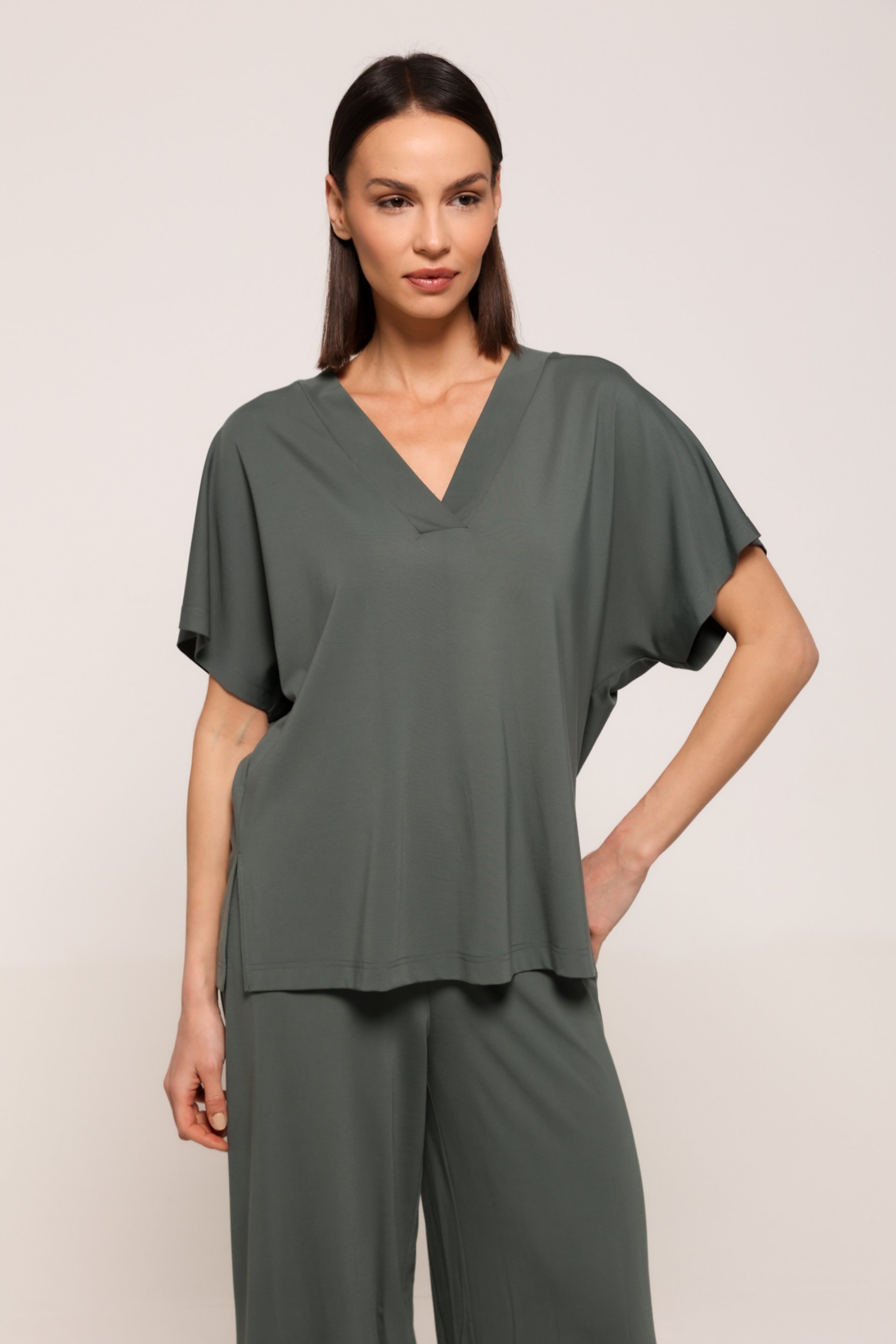 GORNJI DEO TRENERKE SA V-IZREZOM – PS Fashion, GORNJI DEO TRENERKE SA V-IZREZOM