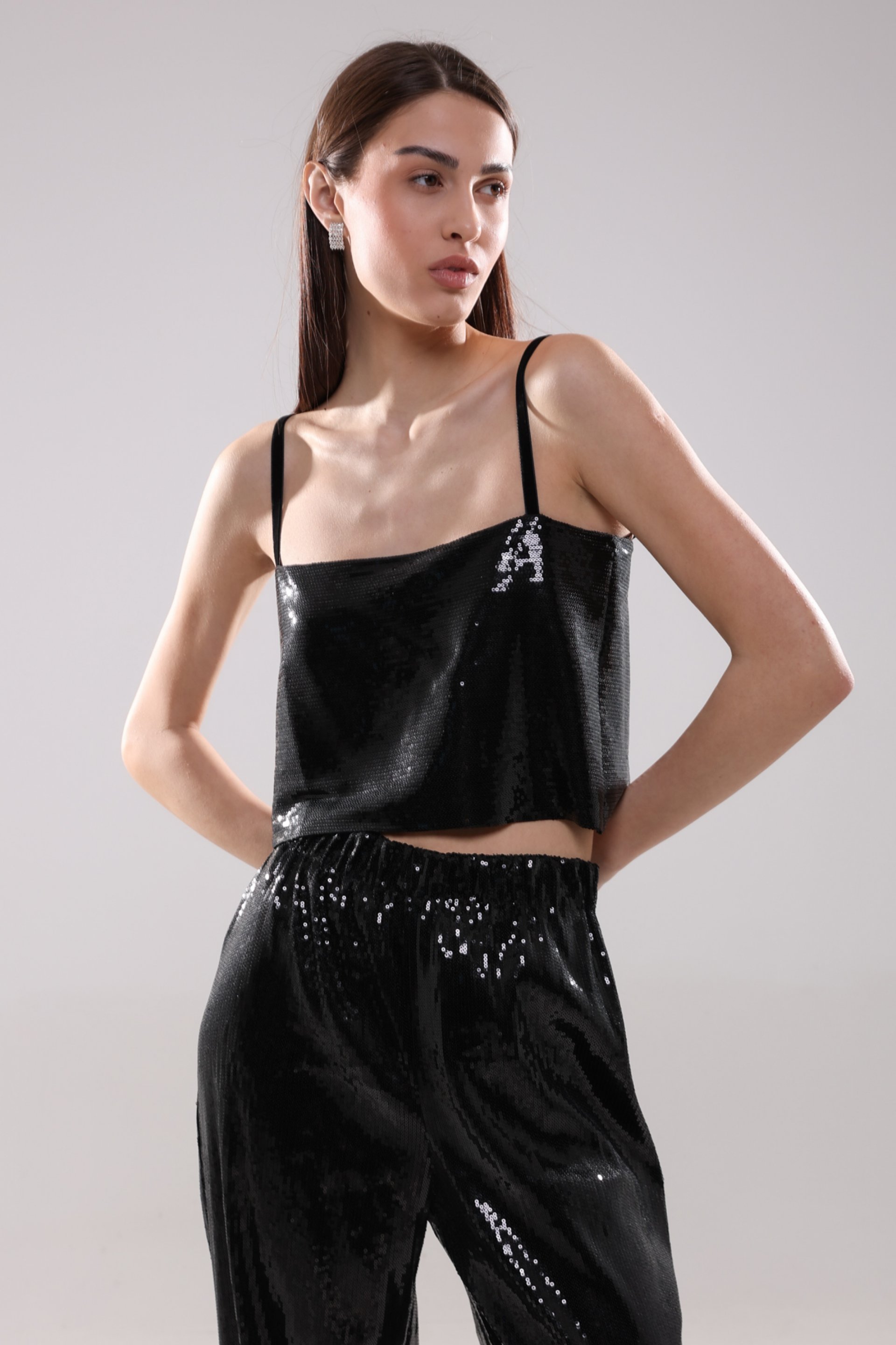 TOP SA ŠLJOKICAMA – PS Fashion, TOP SA ŠLJOKICAMA