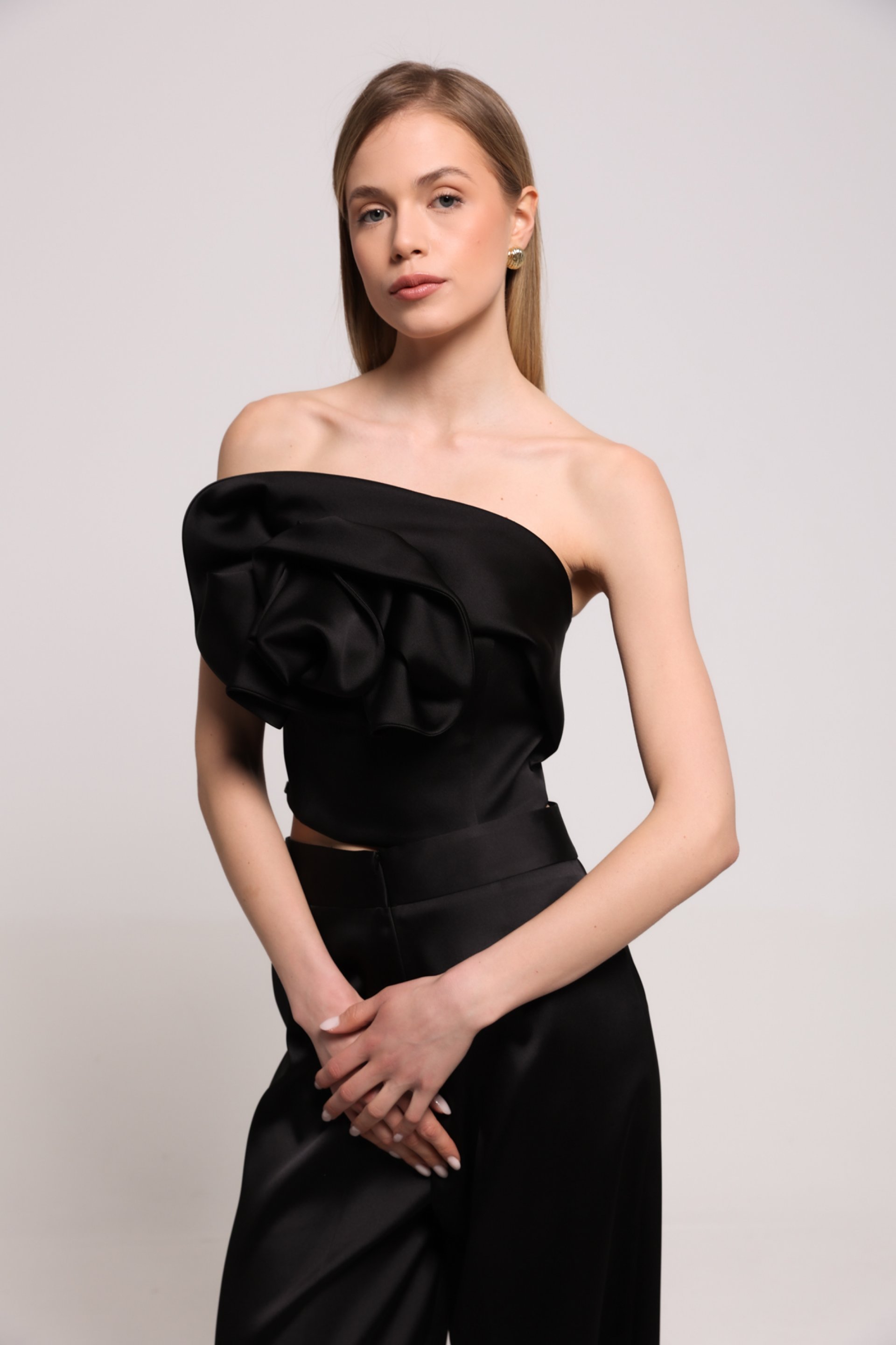 CRNI TOP SA DRAPIRANIM DETALJEM – PS Fashion, CRNI TOP SA DRAPIRANIM DETALJEM 