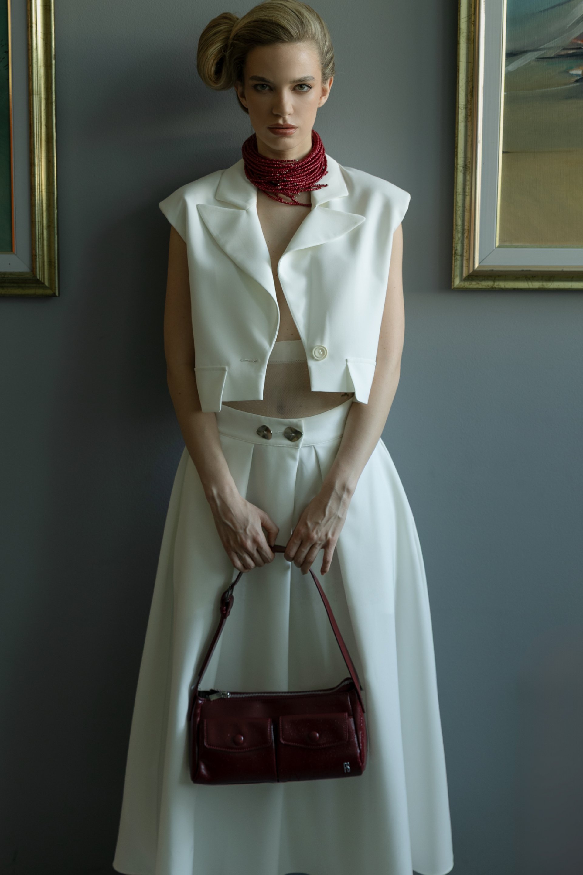 ELEGANTAN PRSLUK SA IZREZOM NA RUBU – PS Fashion, ELEGANTAN PRSLUK SA IZREZOM NA RUBU