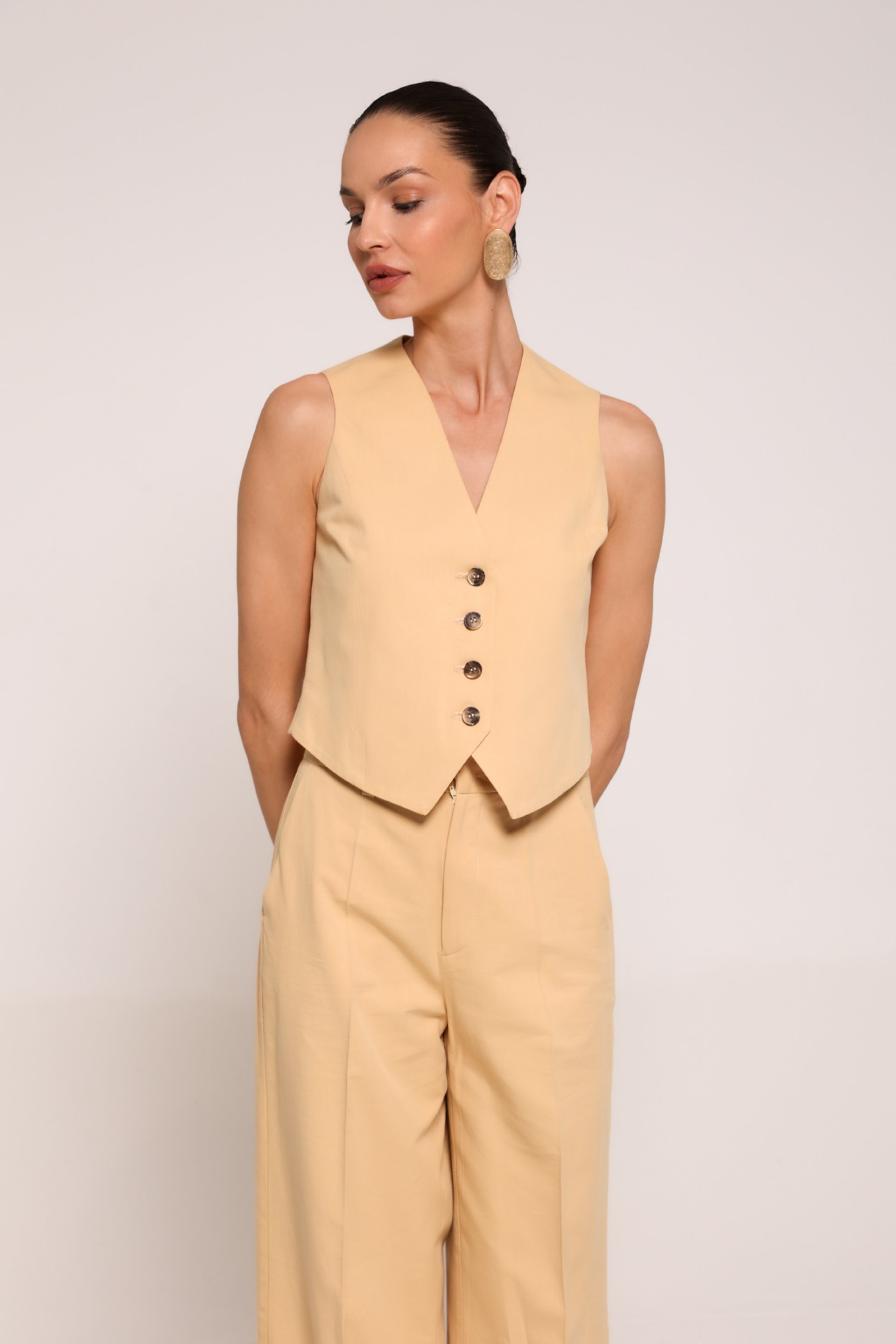 BEŽ PRSLUK SA V-IZREZOM – PS Fashion, BEŽ PRSLUK SA V-IZREZOM