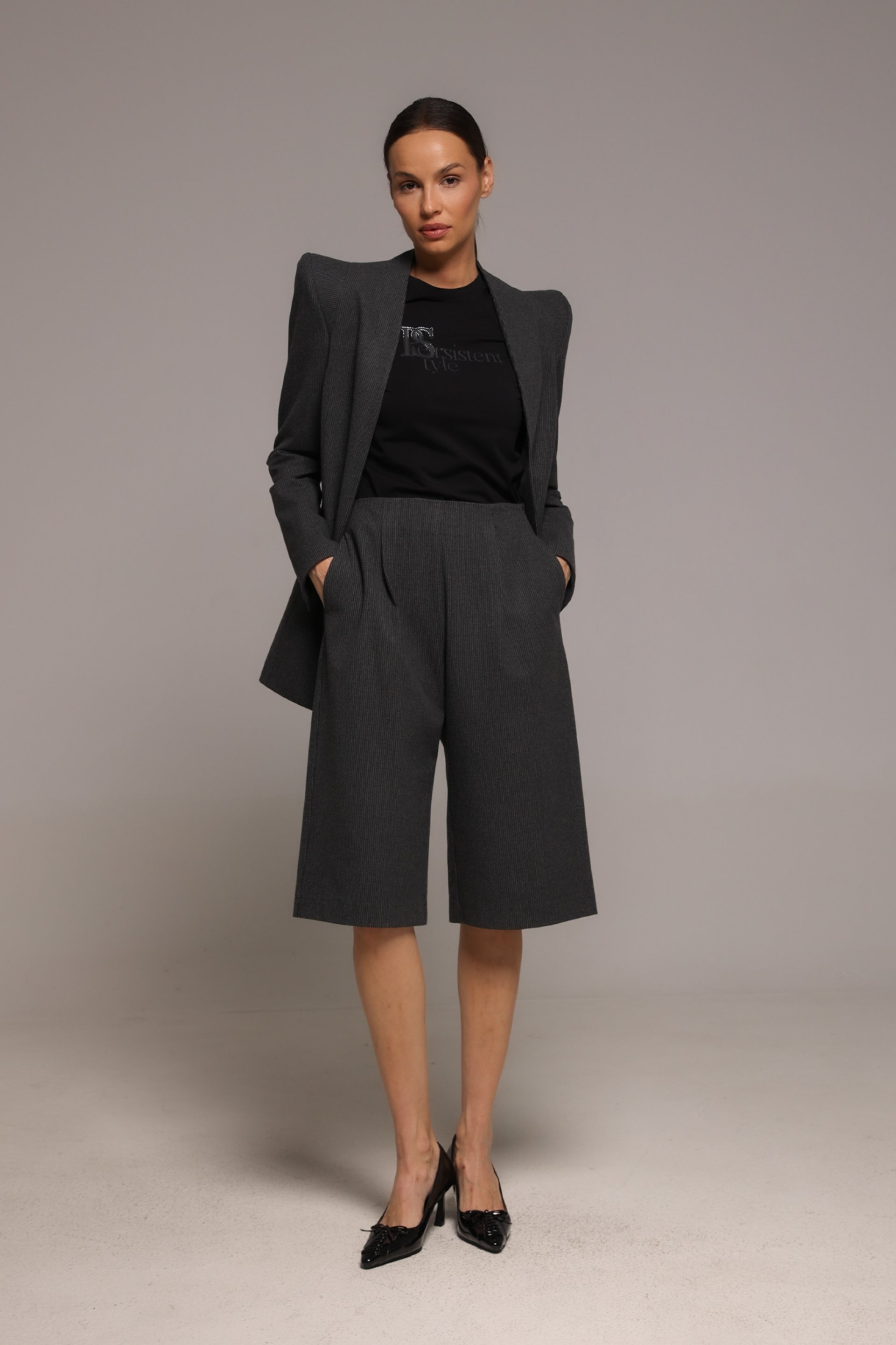 ELEGANTNE BERMUDE SA FALTAMA – PS Fashion, ELEGANTNE BERMUDE SA FALTAMA