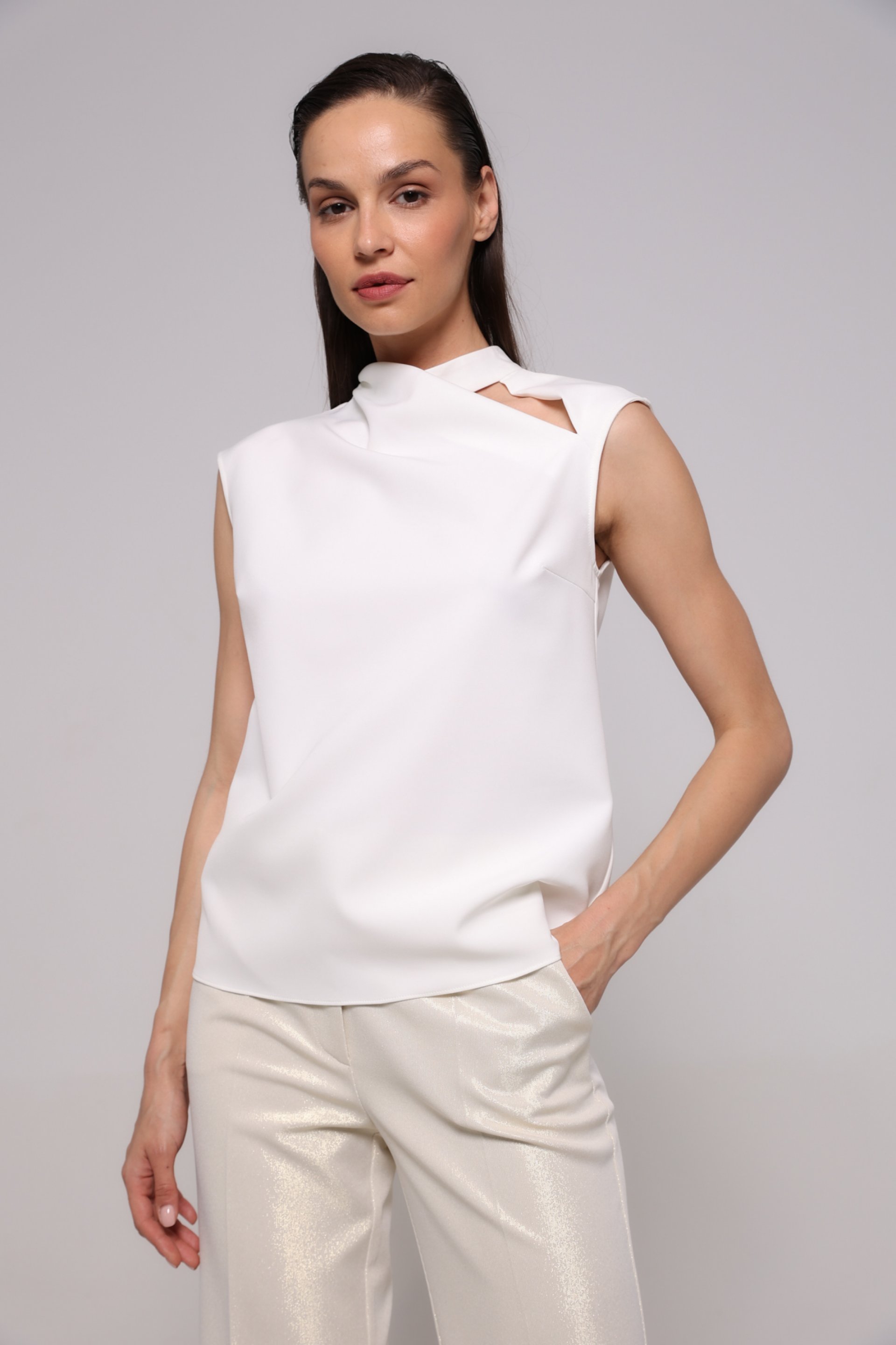 BLUZA SA ASIMETRIČNIM IZREZOM – PS Fashion, BLUZA SA ASIMETRIČNIM IZREZOM