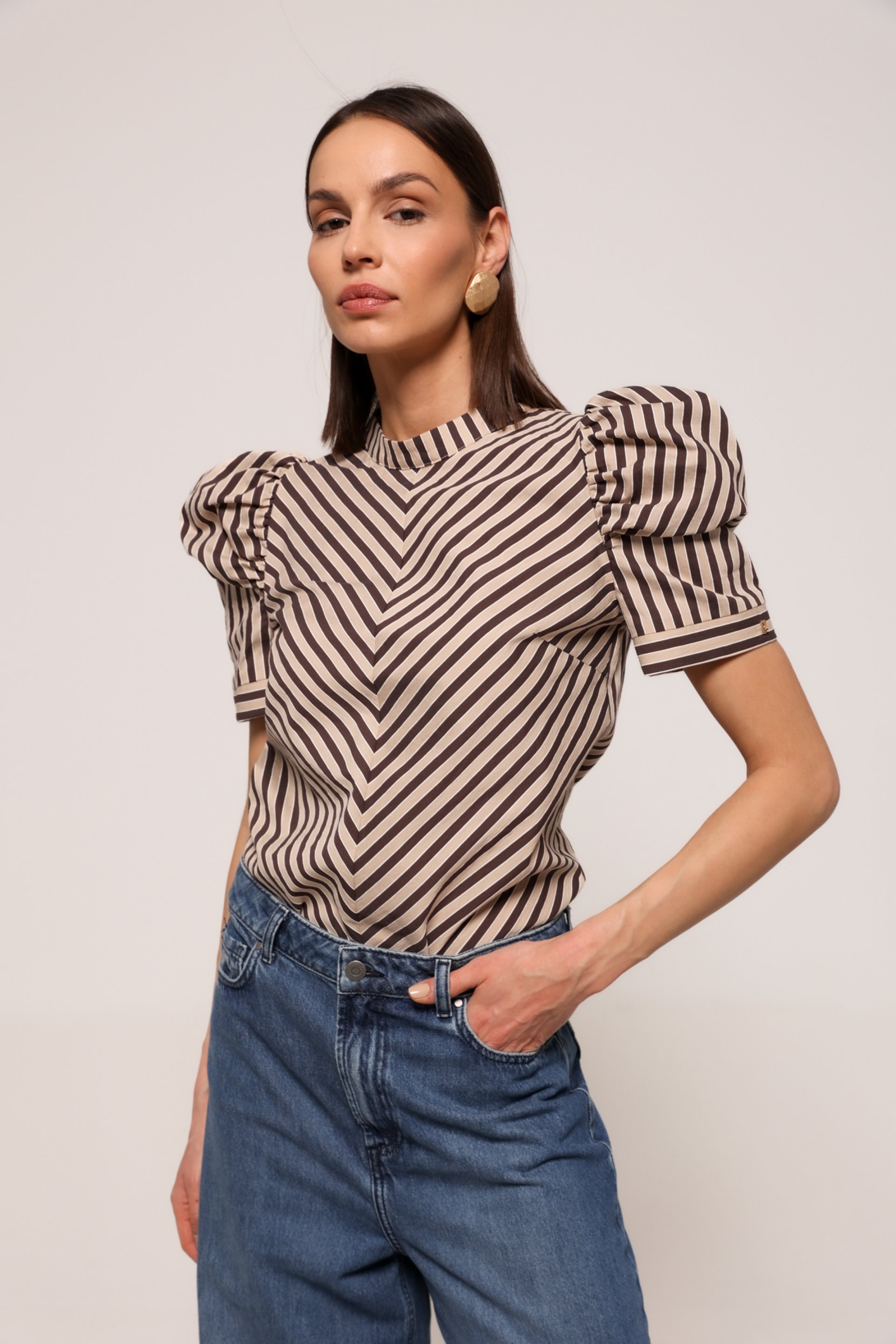 PRUGASTA BLUZA SA PUF RUKAVIMA – PS Fashion, PRUGASTA BLUZA SA PUF RUKAVIMA