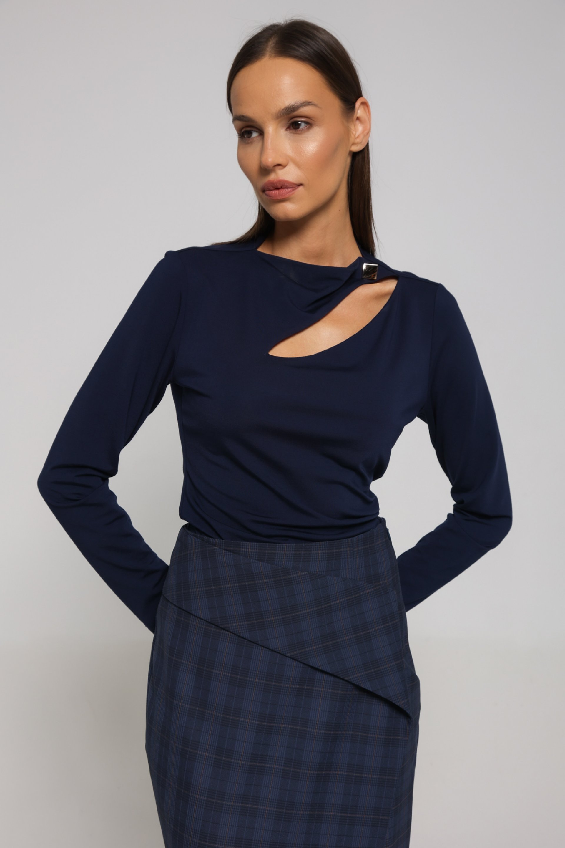 MAJICA SA ASIMETRIČNIM IZREZOM – PS Fashion, MAJICA SA ASIMETRIČNIM IZREZOM