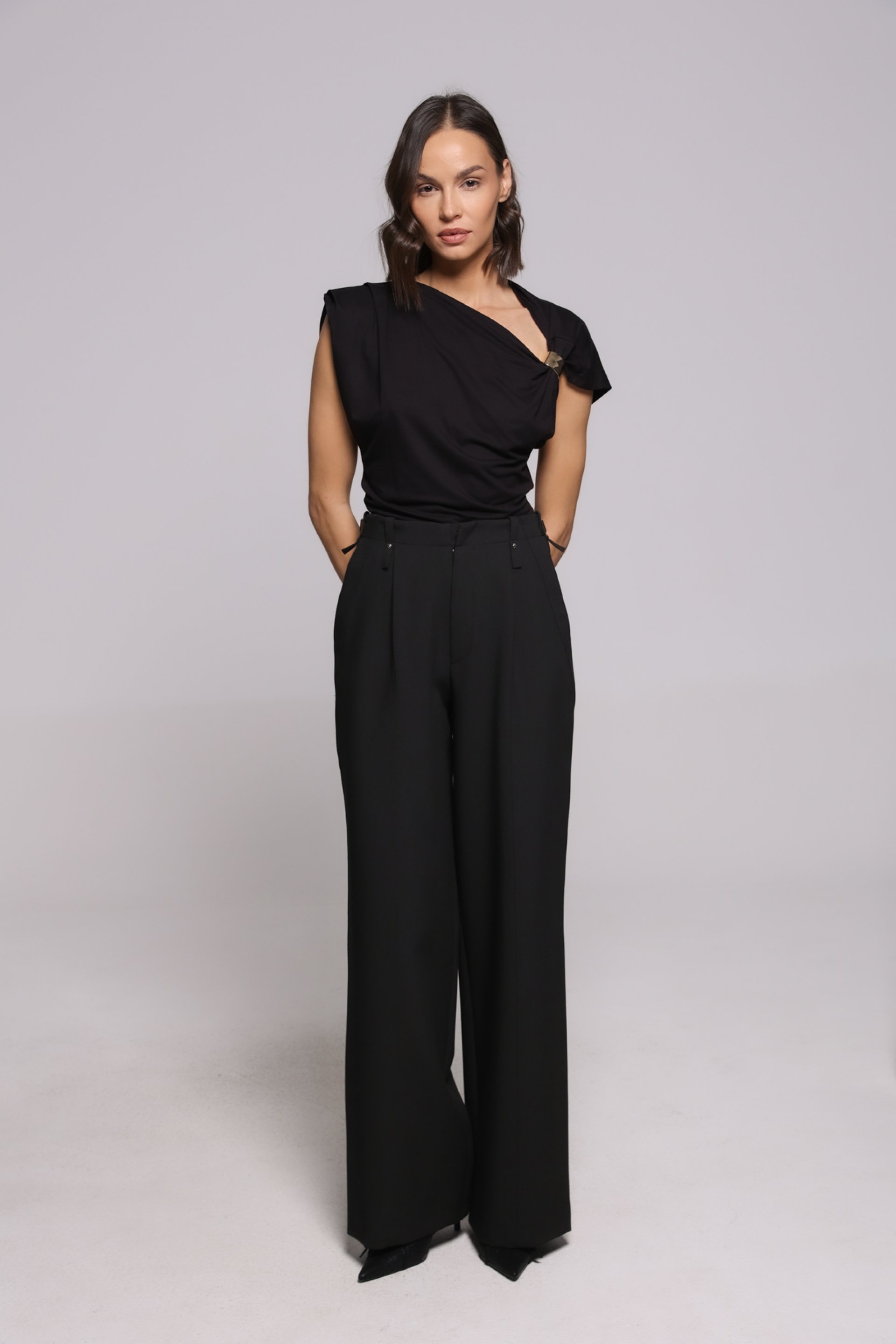 CRNE ŠIROKE PANTALONE SA UKRASNIM KAIŠČIĆIMA – PS Fashion, CRNE ŠIROKE PANTALONE SA UKRASNIM KAIŠČIĆIMA