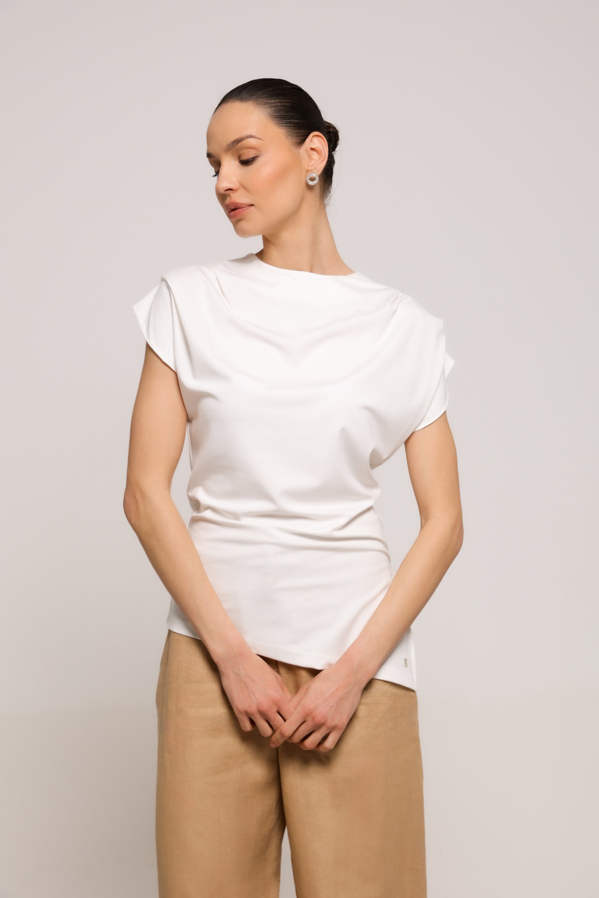 ASIMETRIČNA BELA MAJICA – PS Fashion, ASIMETRIČNA BELA MAJICA