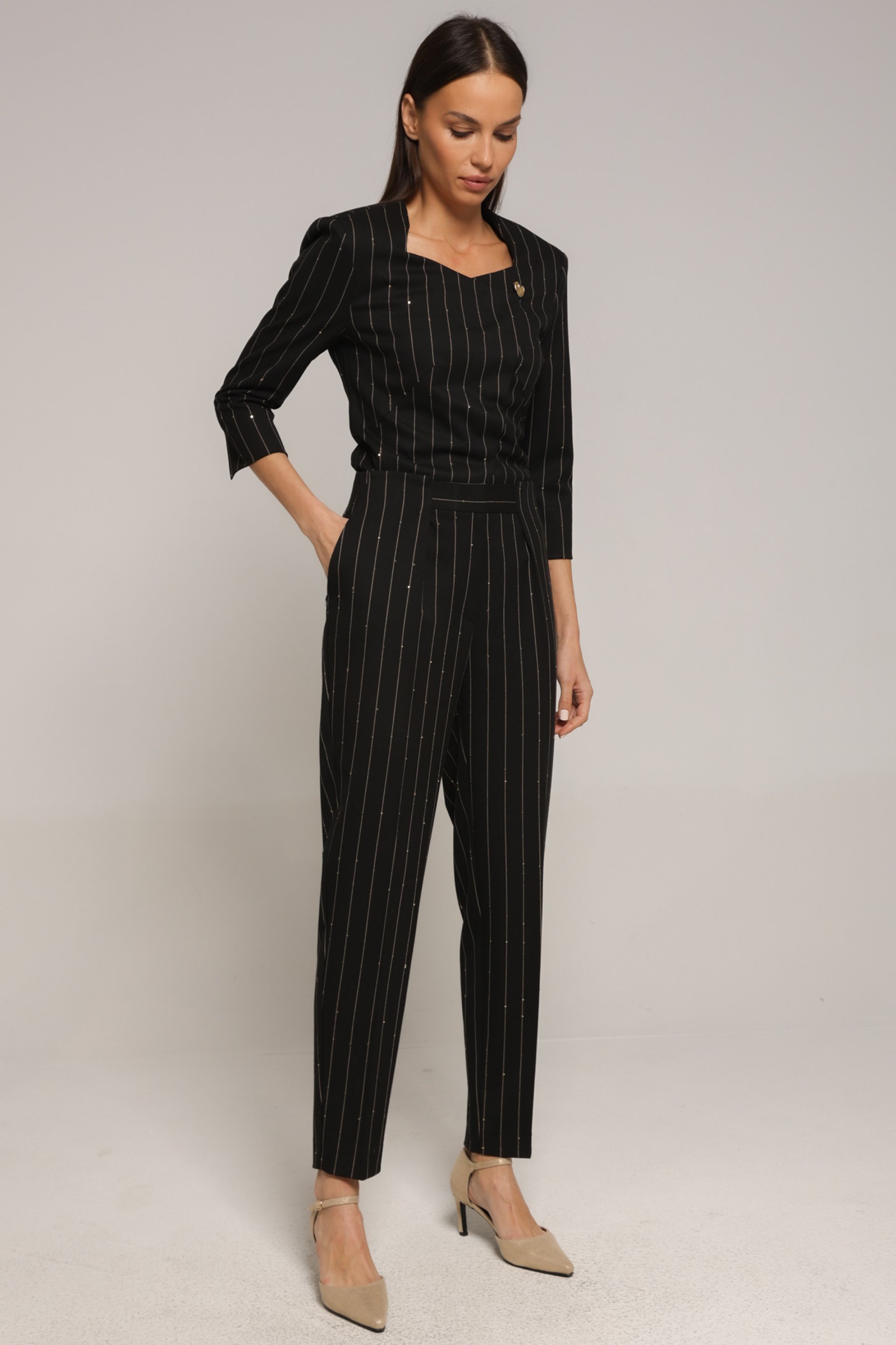 CRNE PANTALONE SA ZLATNIM PRUGAMA – PS Fashion, CRNE PANTALONE SA ZLATNIM PRUGAMA