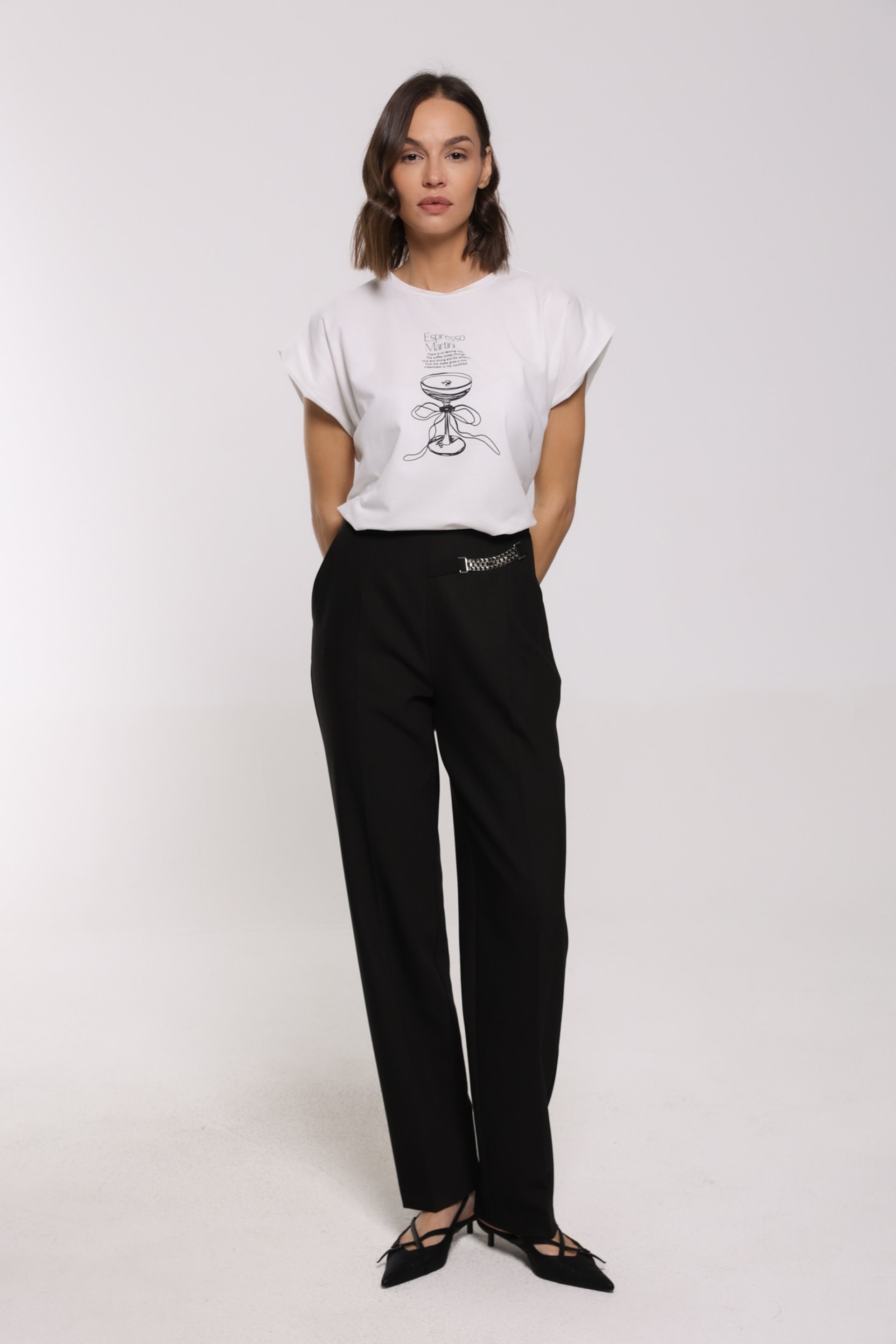 CRNE PANTALONE SA DEKORATIVNIM METALNIM DETALJEM – PS Fashion, CRNE PANTALONE SA DEKORATIVNIM METALNIM DETALJEM