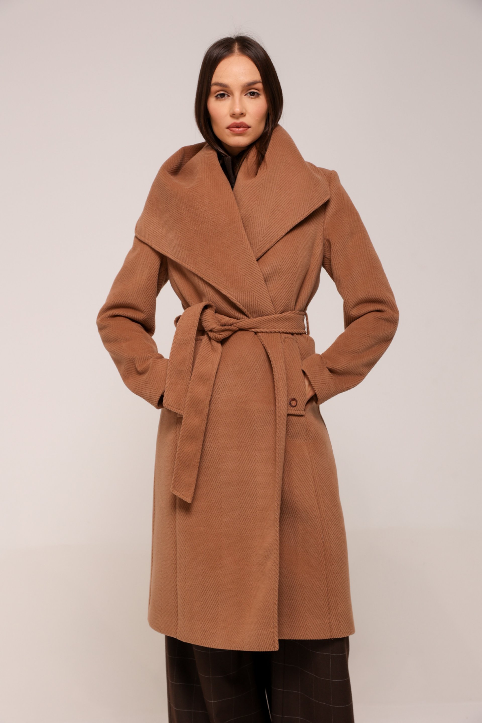 KAPUT SA ŠIROKIM REVERIMA – PS Fashion, KAPUT SA ŠIROKIM REVERIMA