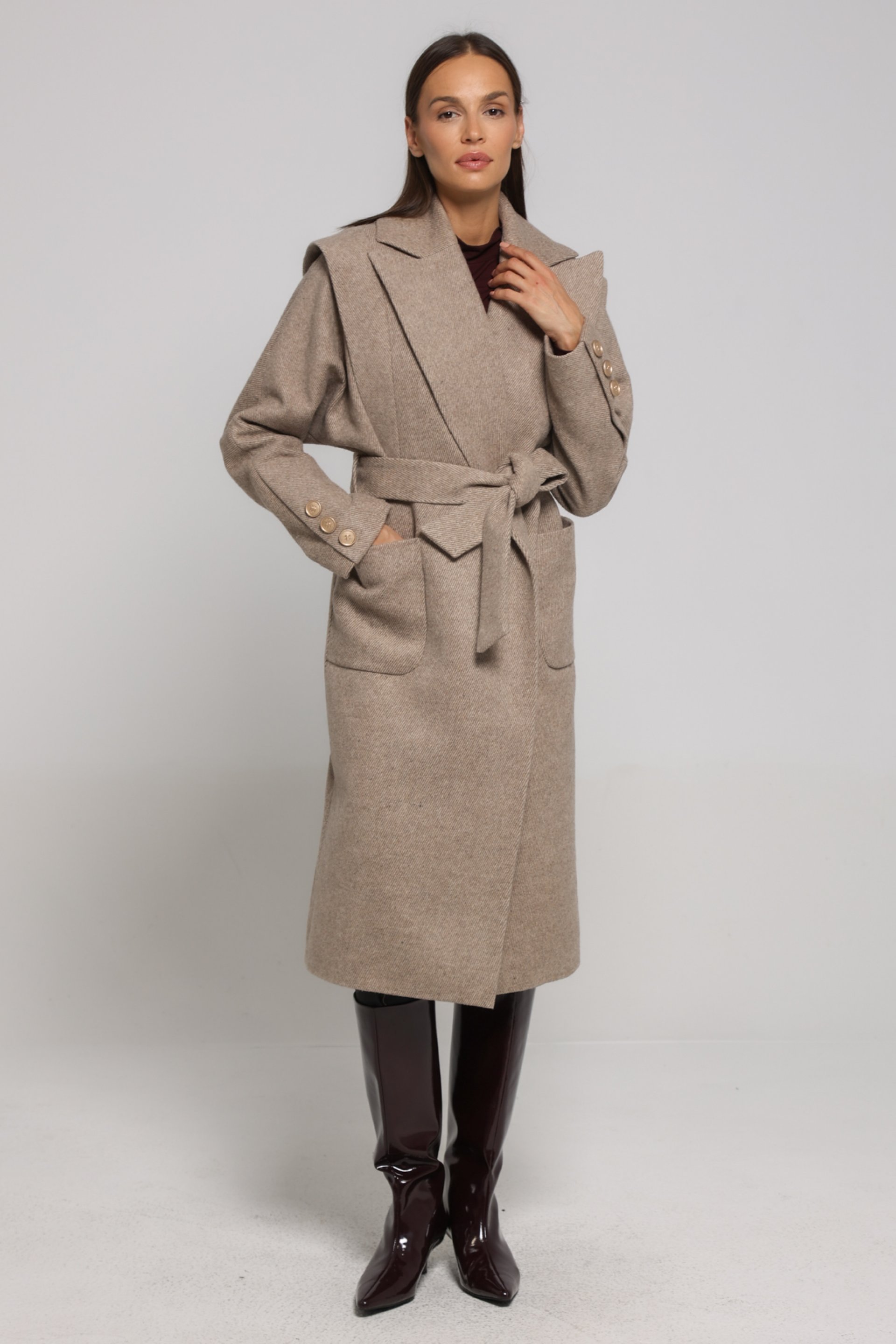 KAPUT SA POJASEM I NAGLAŠENIM REVERIMA – PS Fashion, KAPUT SA POJASEM I NAGLAŠENIM REVERIMA