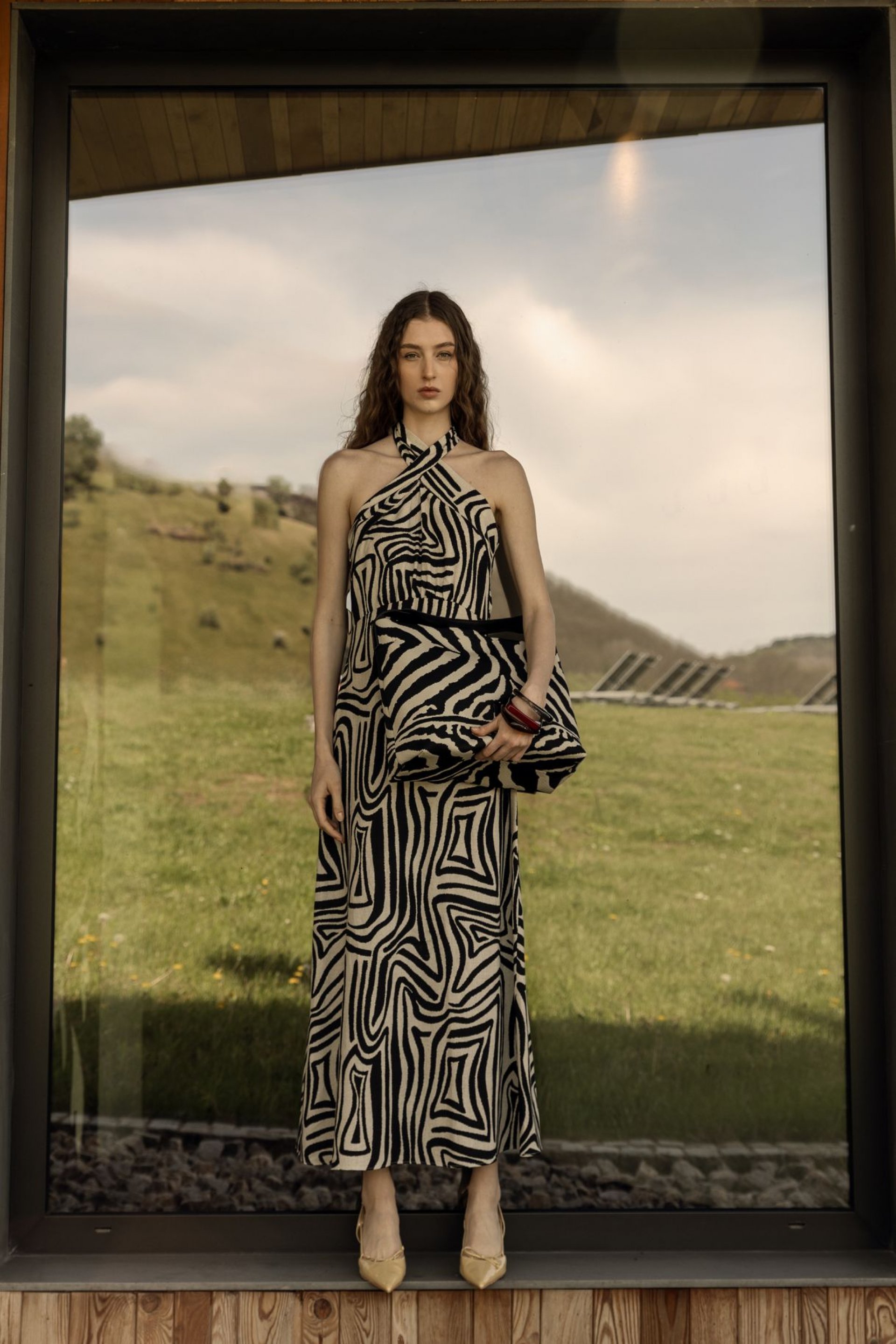 HALJINA SA VEZIVANJEM OKO VRATA – PS Fashion, HALJINA SA VEZIVANJEM OKO VRATA