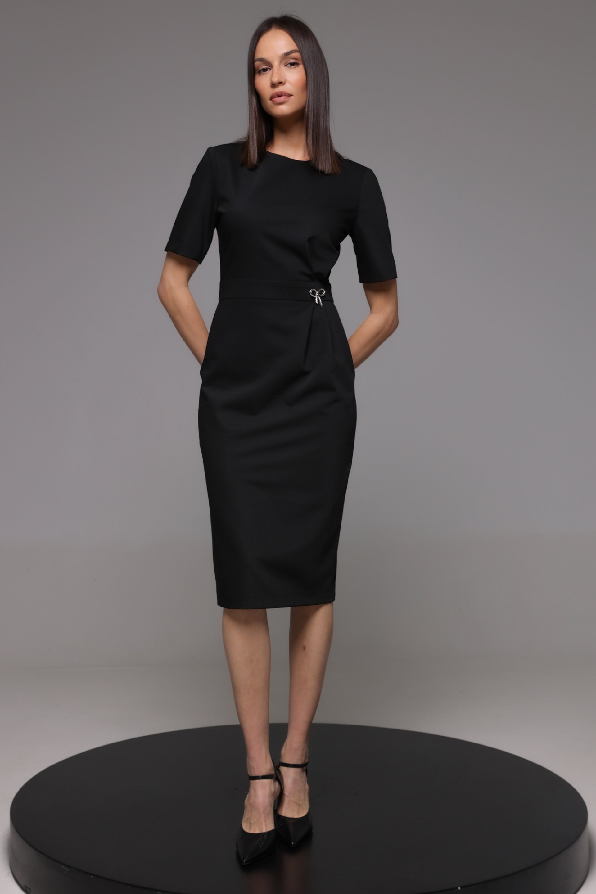 CRNA HALJINA SA DETALJEM NA STRUKU – PS Fashion, CRNA HALJINA SA DETALJEM NA STRUKU