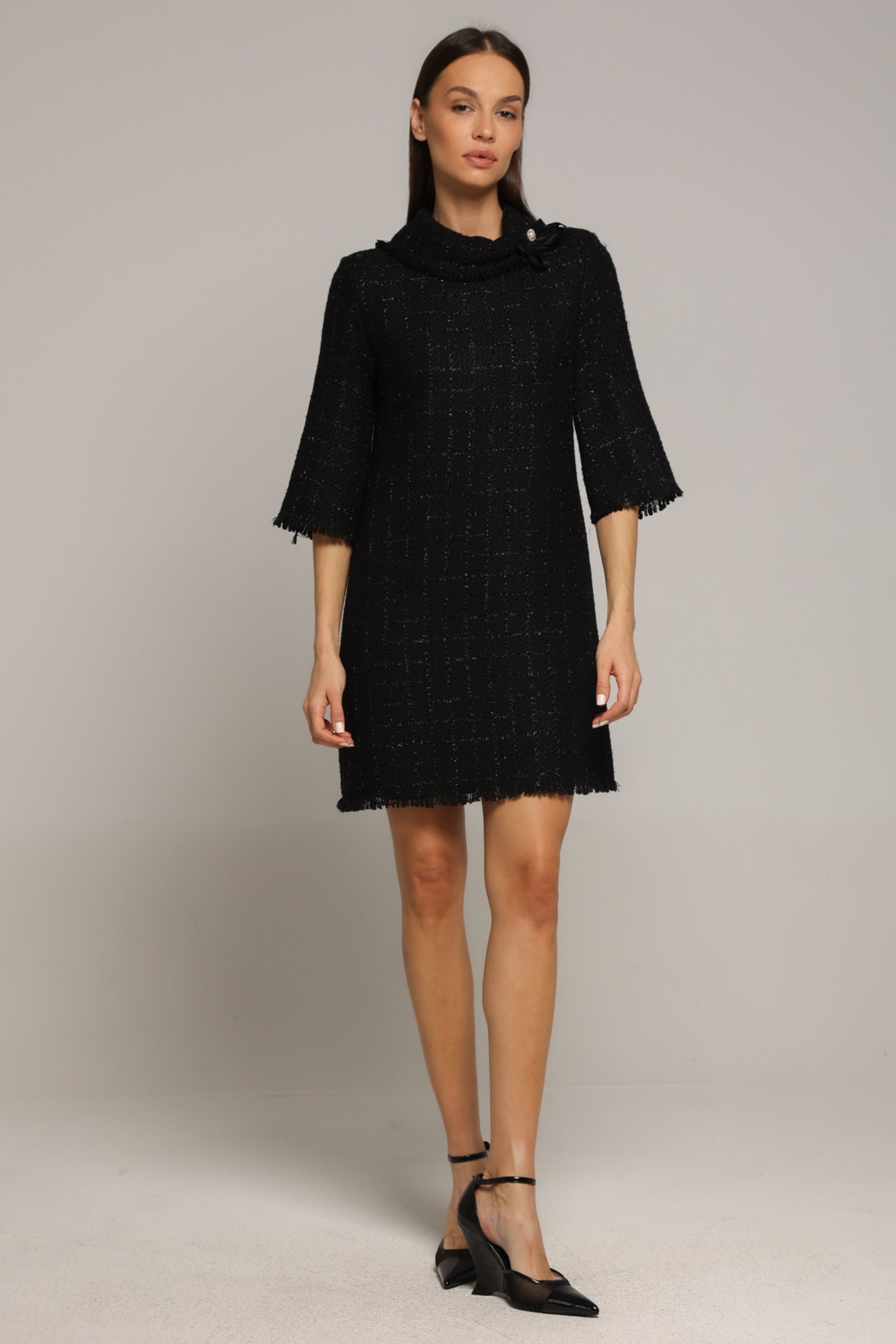 CRNA MINI HALJINA SA UKRASNOM MAŠNICOM – PS Fashion, CRNA MINI HALJINA SA UKRASNOM MAŠNICOM