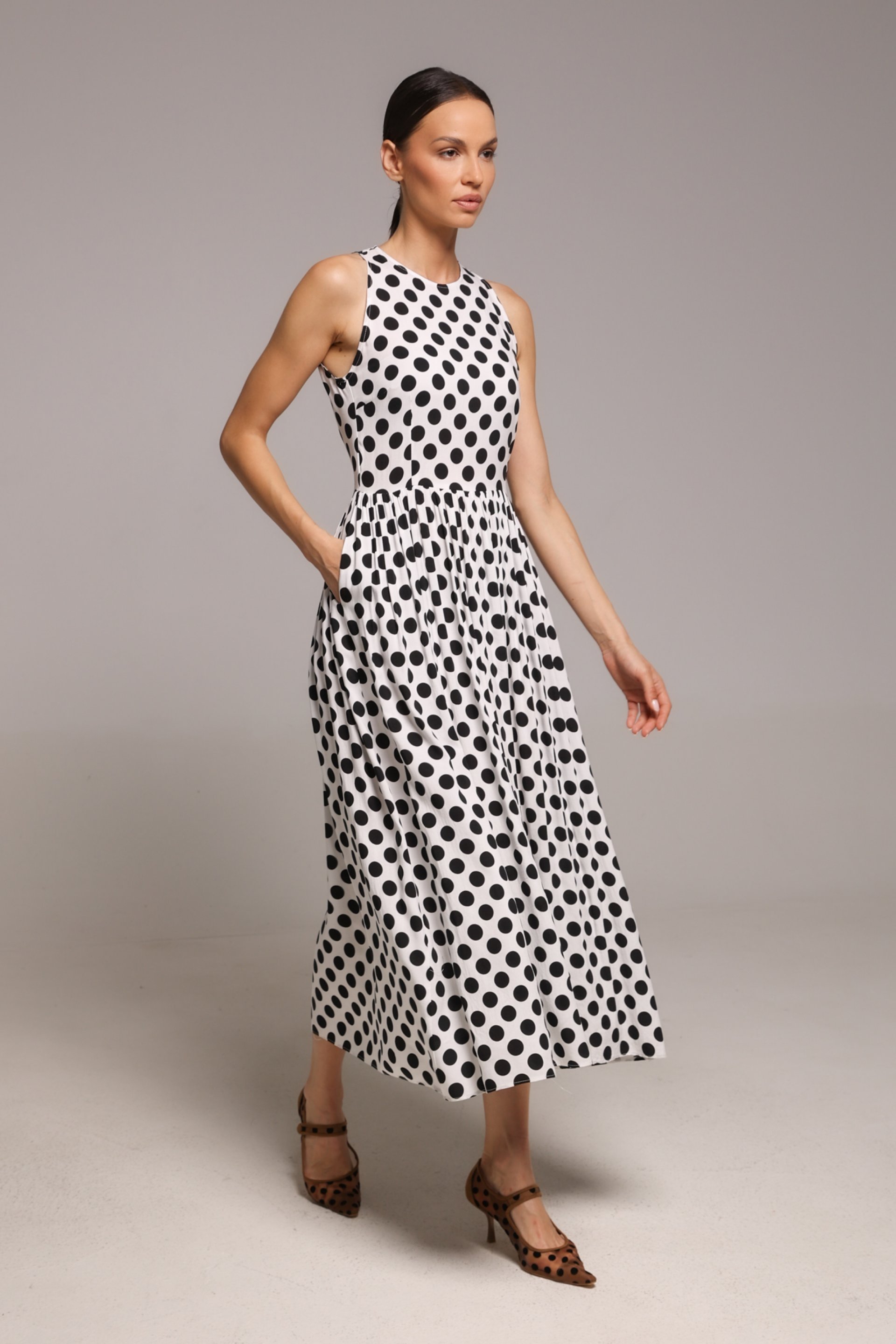 HALJINA OD VISKOZE SA CRNIM TUFNAMA – PS Fashion, HALJINA OD VISKOZE SA CRNIM TUFNAMA