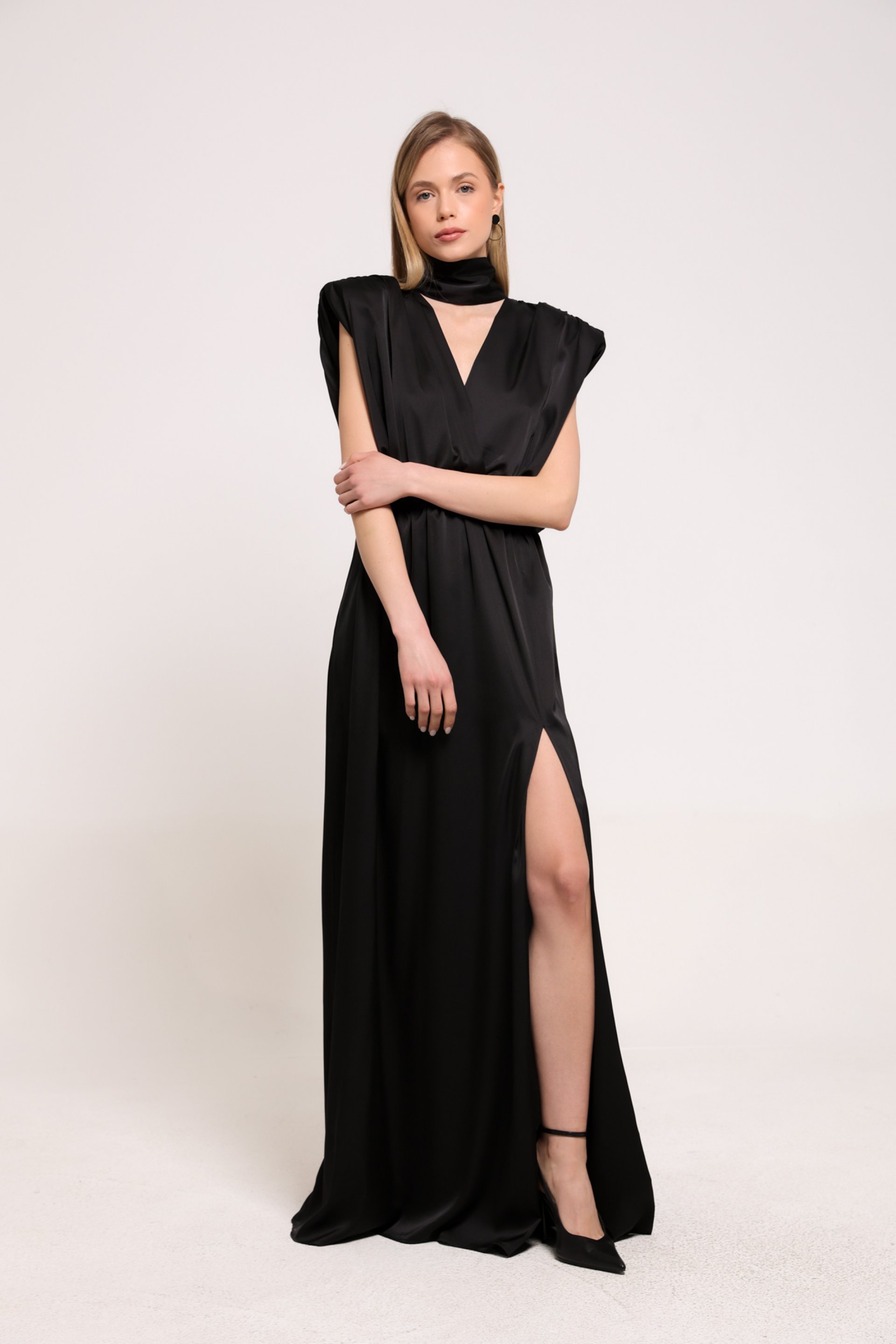 DUGA CRNA HALJINA SA ŠLICEM – PS Fashion, DUGA CRNA HALJINA SA ŠLICEM