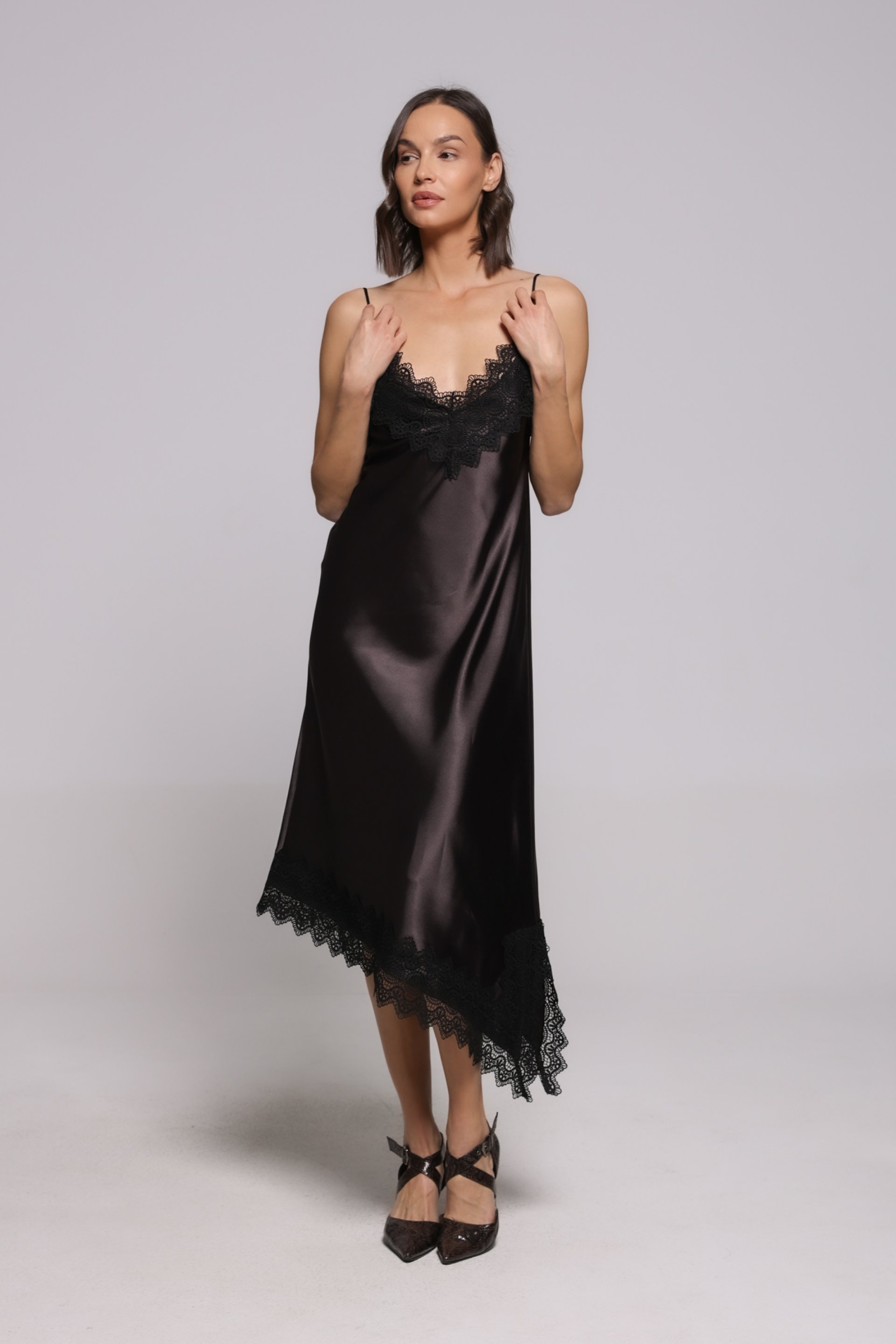 BRAON SATEN HALJINA SA ČIPKANIM DETALJIMA – PS Fashion, BRAON SATEN HALJINA SA ČIPKANIM DETALJIMA